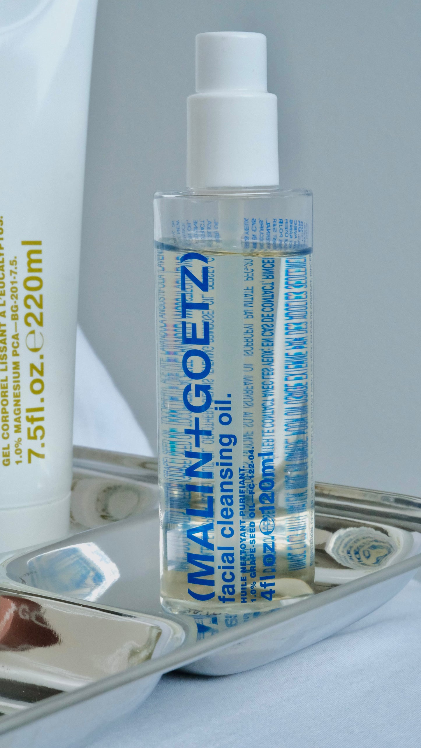 huile nettoyante pour le visage aux huiles essentielles