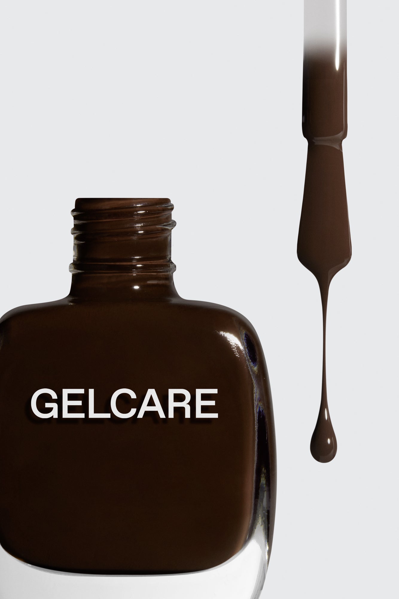Bouteille de vernis brun café noir Gelcare