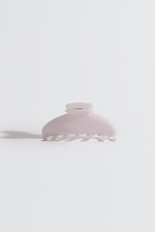pince à cheveux de couleur blanche